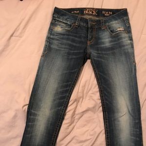 A pair of Buckle Black size 26x34 jeans